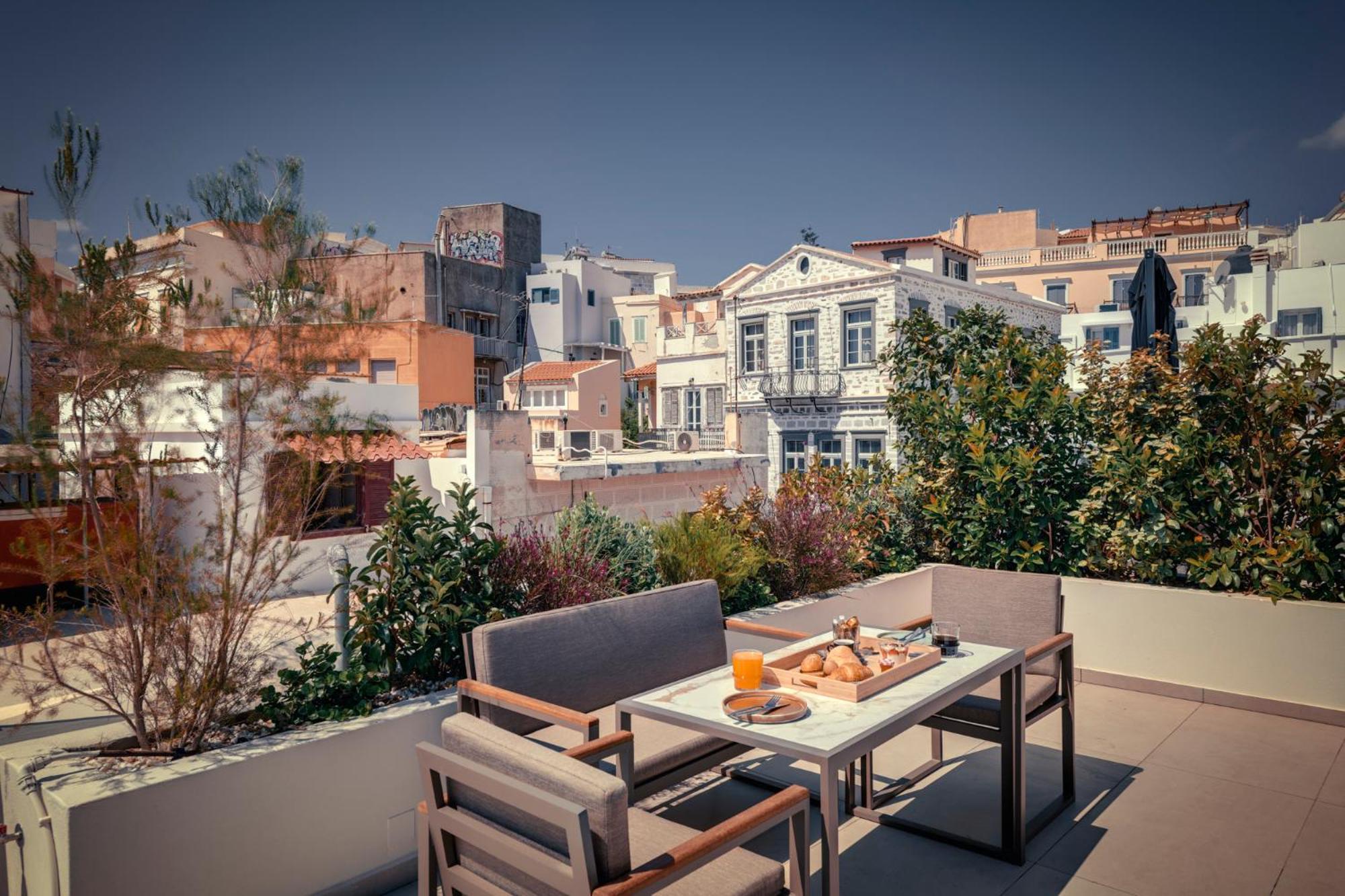 Ninemian Suites Syros Ермополи Екстериор снимка